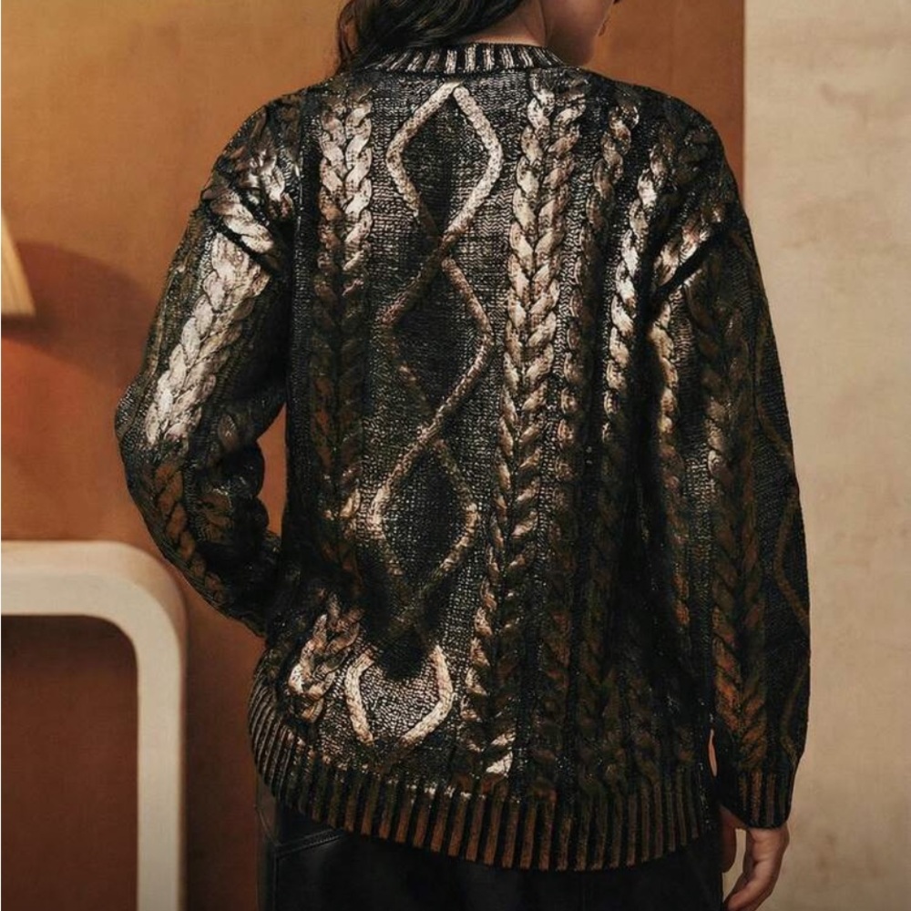 Chic Metallic Patterned Sweater - Picture 4 of 6